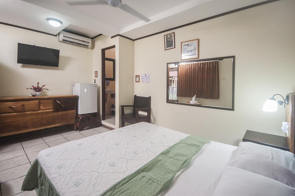 Cadillac Rock Beach Hotel Jacó Стая снимка
