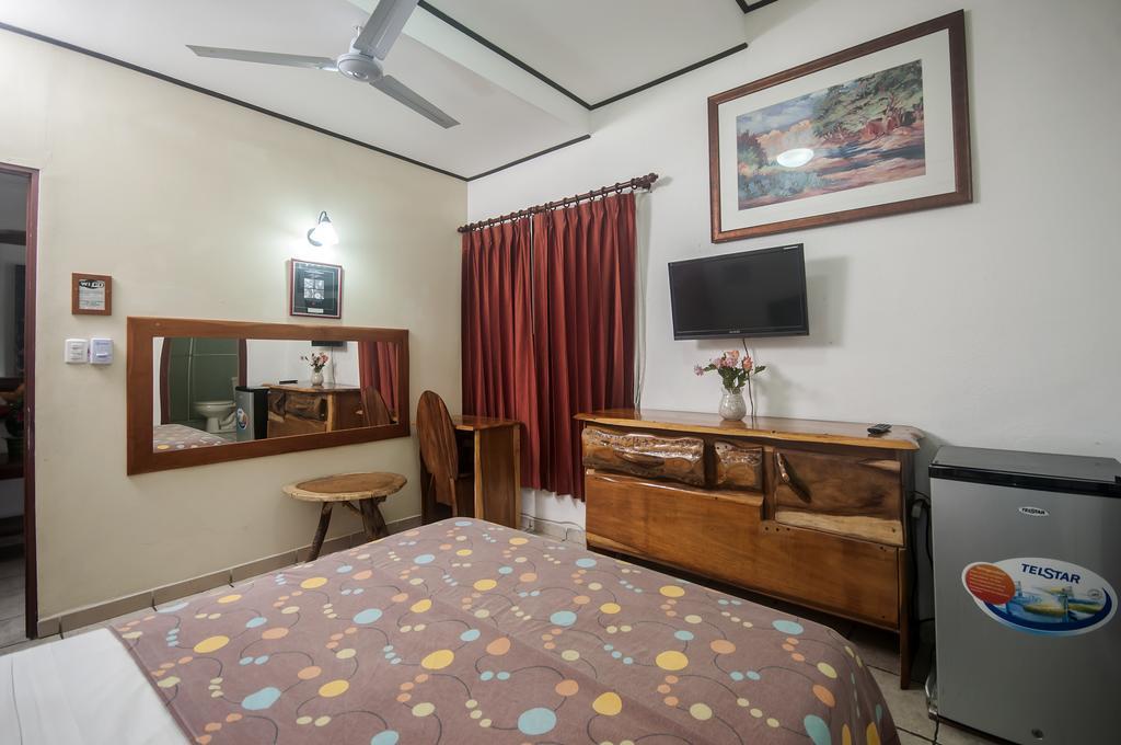 Cadillac Rock Beach Hotel Jacó Стая снимка