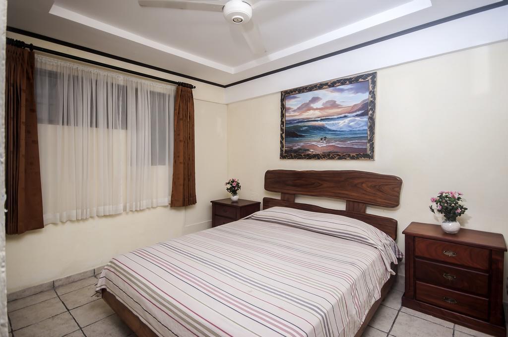 Cadillac Rock Beach Hotel Jacó Стая снимка