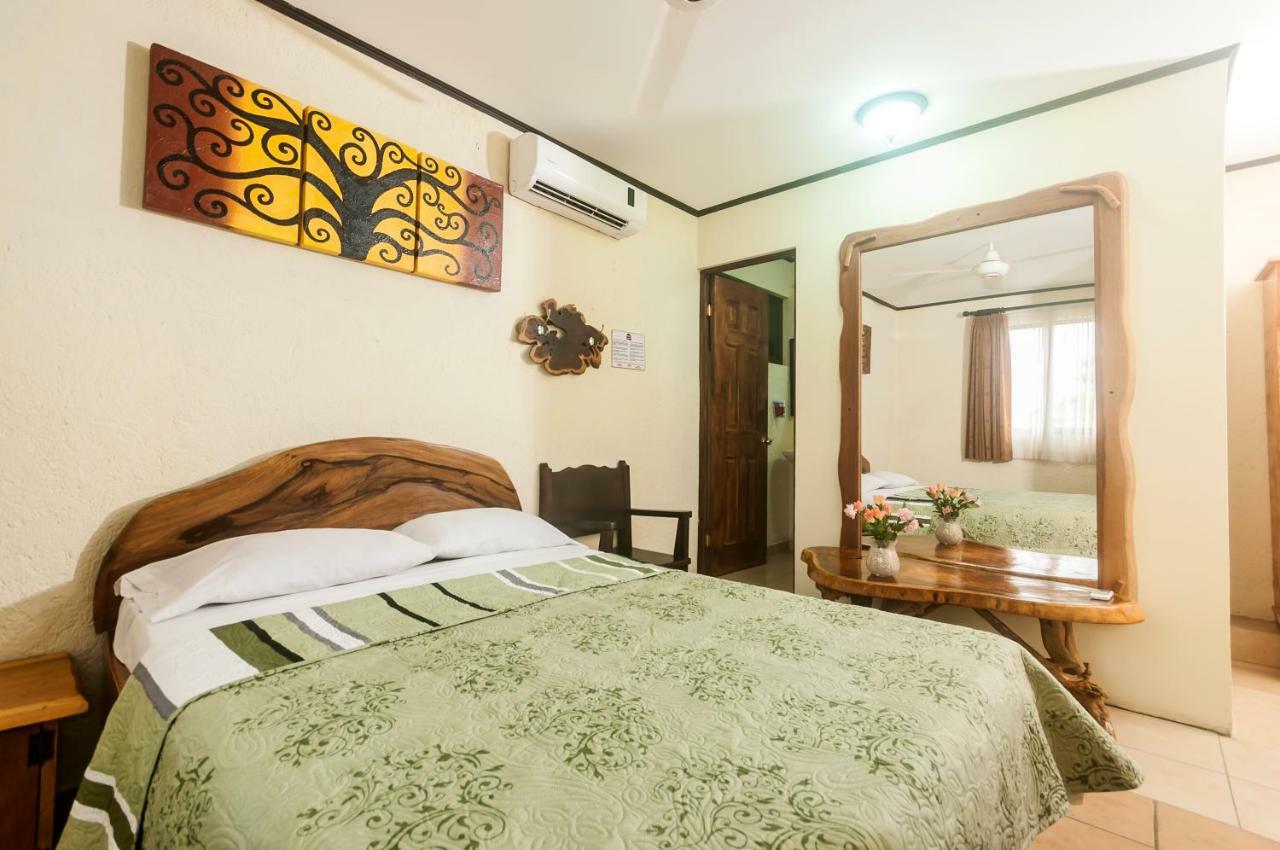 Cadillac Rock Beach Hotel Jacó Екстериор снимка