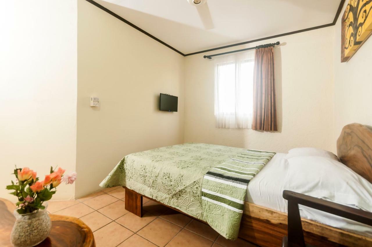 Cadillac Rock Beach Hotel Jacó Екстериор снимка