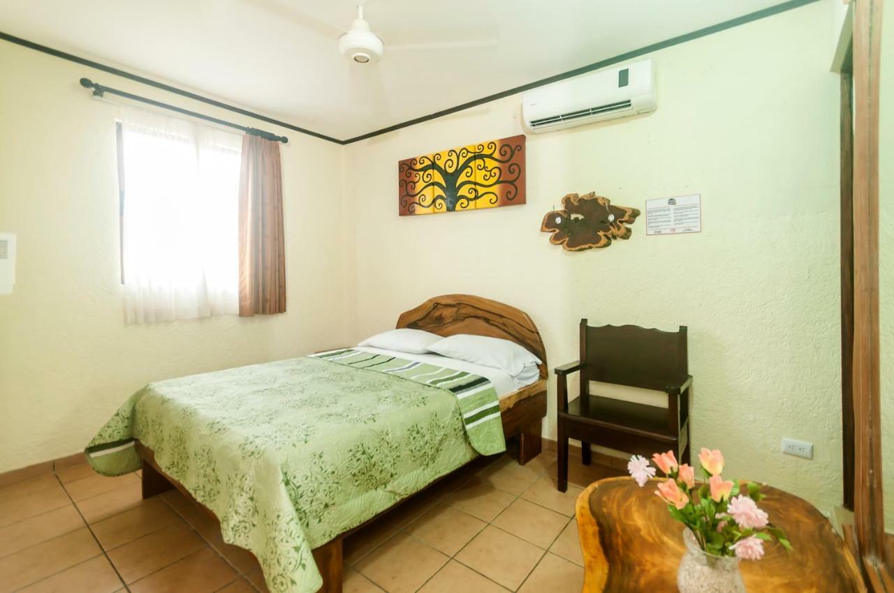 Cadillac Rock Beach Hotel Jacó Екстериор снимка