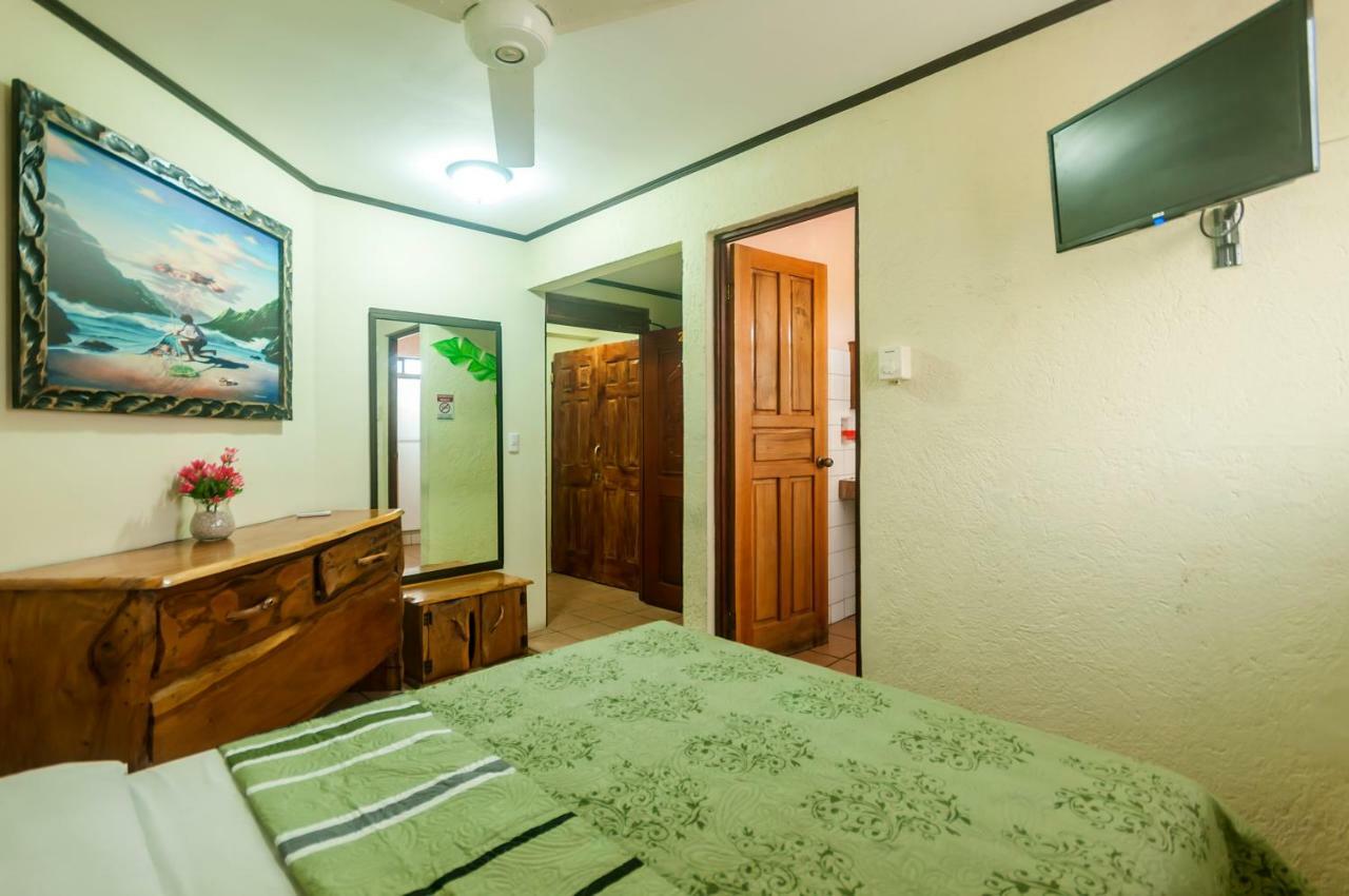 Cadillac Rock Beach Hotel Jacó Екстериор снимка
