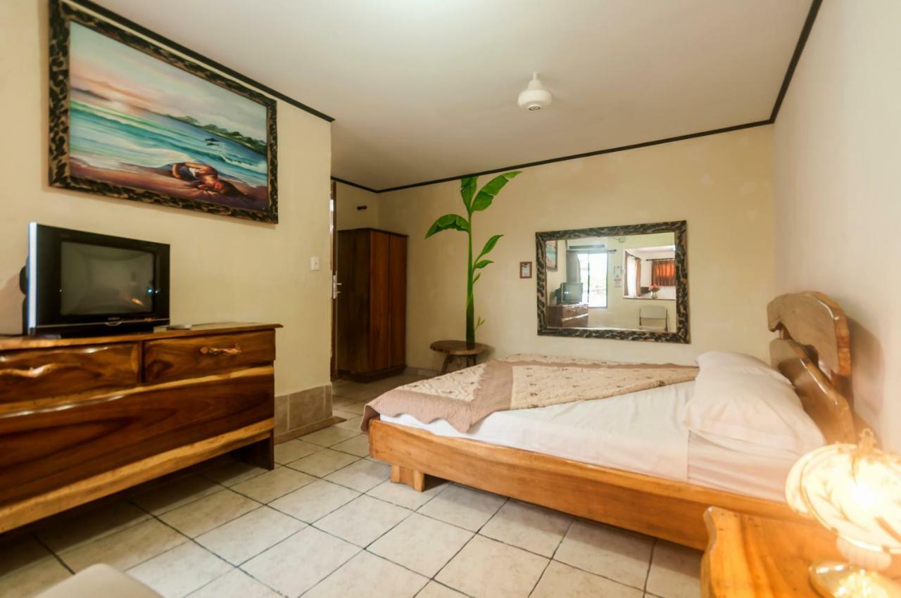 Cadillac Rock Beach Hotel Jacó Екстериор снимка